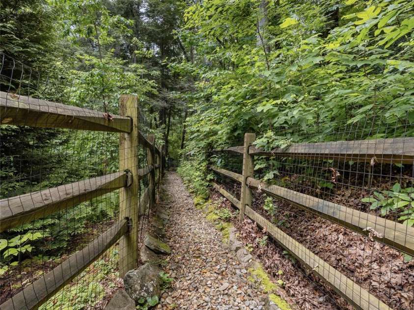 165 South Hill Drive, Brevard, NC 28712.  MLS# CAR4398285, YatesRealty ID 35008. 