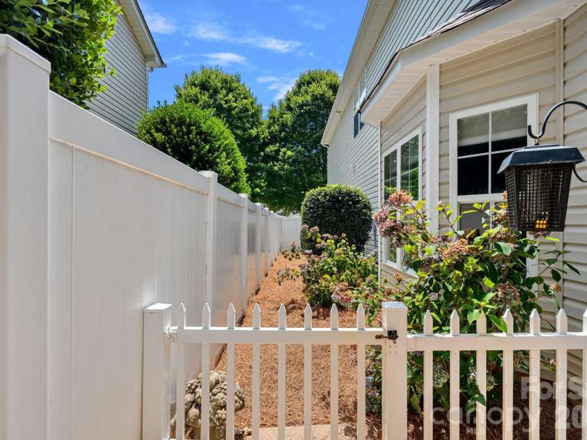 10131 Allison Taylor Court, Cornelius, NC 28031.  MLS# CAR4396145, YatesRealty ID 35009. 