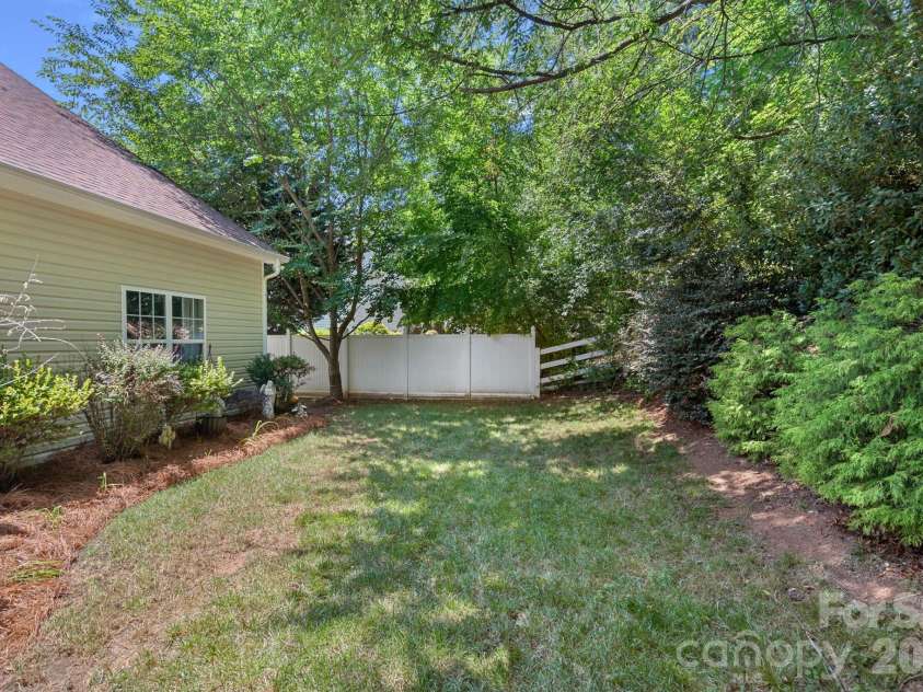 10131 Allison Taylor Court, Cornelius, NC 28031.  MLS# CAR4396145, YatesRealty ID 35009. 
