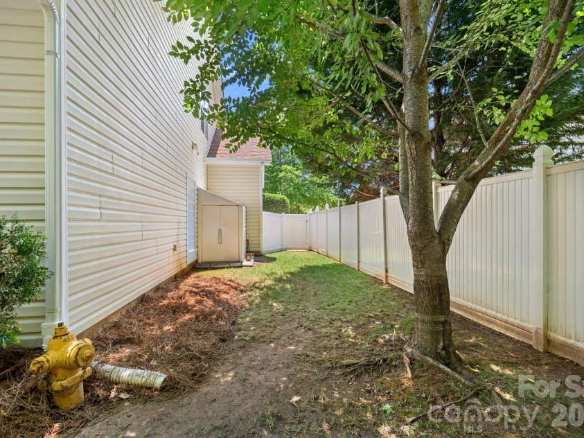 10131 Allison Taylor Court, Cornelius, NC 28031.  MLS# CAR4396145, YatesRealty ID 35009. 