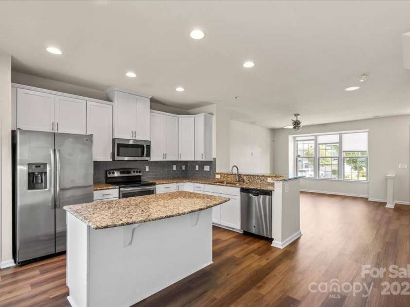 3323 Major Samuals Way, Charlotte, NC 28208.  MLS# CAR4285765, YatesRealty ID 35009. 