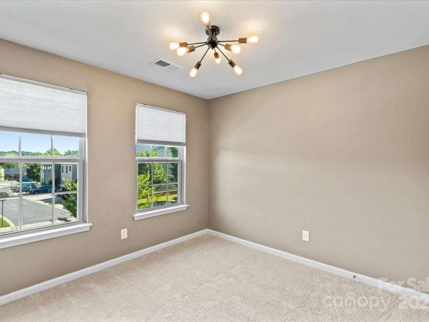 3323 Major Samuals Way, Charlotte, NC 28208.  MLS# CAR4285765, YatesRealty ID 35009. 