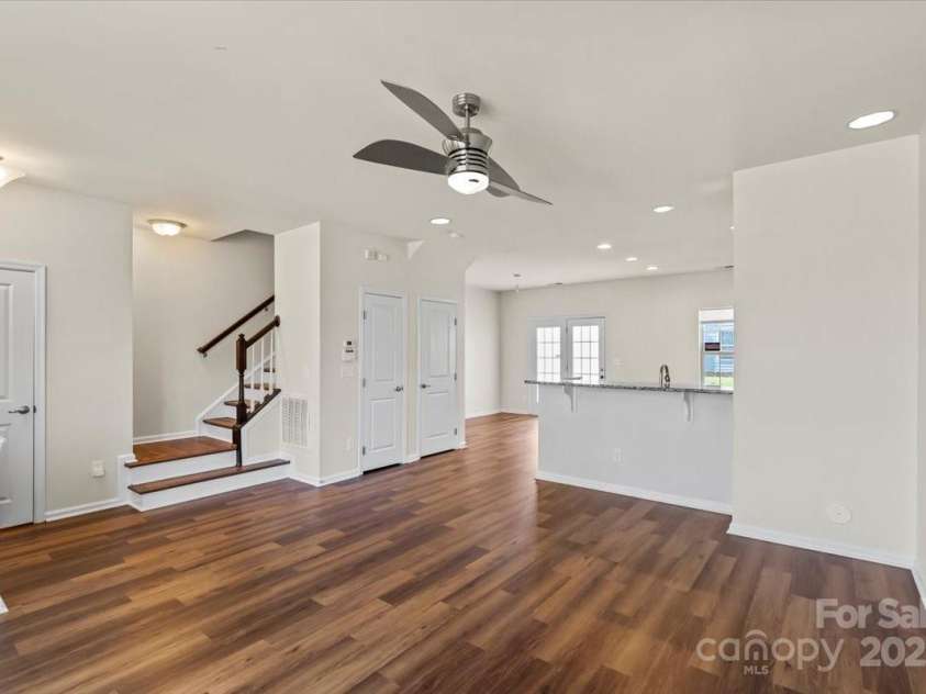 3323 Major Samuals Way, Charlotte, NC 28208.  MLS# CAR4285765, YatesRealty ID 35009. Living area