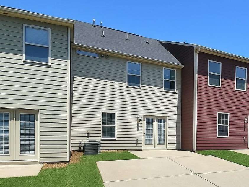 3323 Major Samuals Way, Charlotte, NC 28208.  MLS# CAR4285765, YatesRealty ID 35009. Private Parking