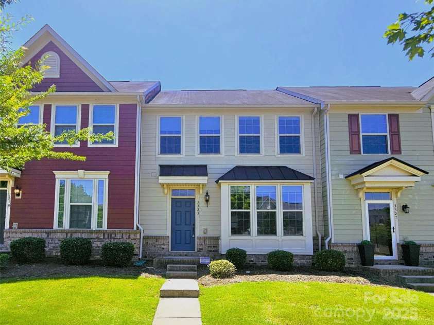3323 Major Samuals Way, Charlotte, NC 28208.  MLS# CAR4285765, YatesRealty ID 35009. Welcome Home