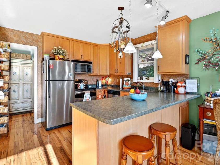 65 Deer Lane, Marion, NC 28752.  MLS# CAR4323072, YatesRealty ID 3501. 