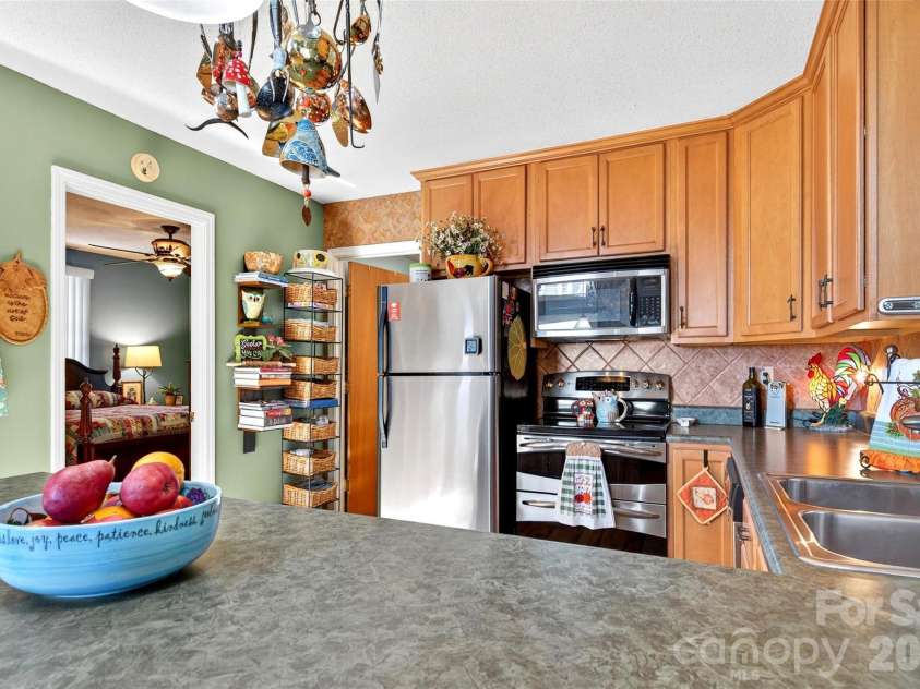 65 Deer Lane, Marion, NC 28752.  MLS# CAR4323072, YatesRealty ID 3501. 