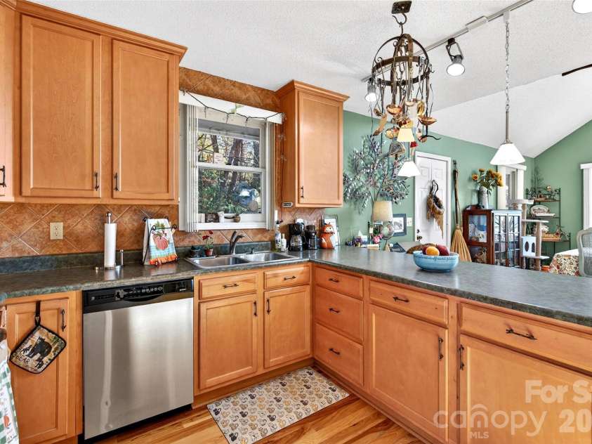 65 Deer Lane, Marion, NC 28752.  MLS# CAR4323072, YatesRealty ID 3501. 