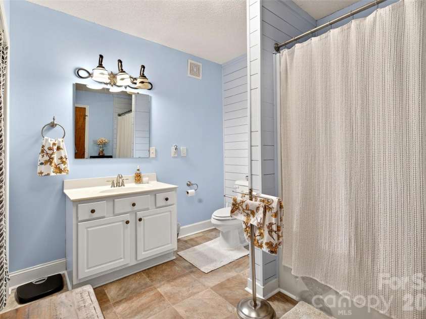 65 Deer Lane, Marion, NC 28752.  MLS# CAR4323072, YatesRealty ID 3501. 