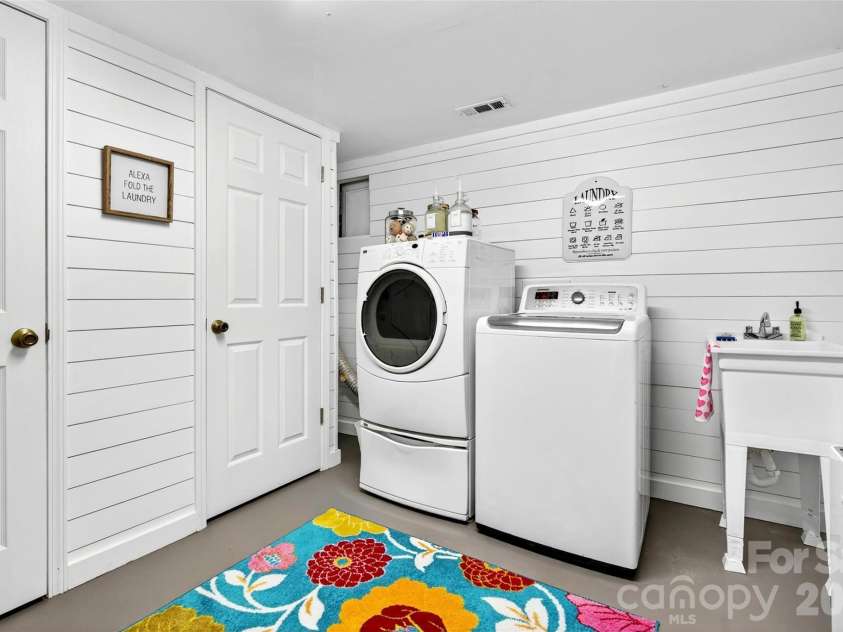 65 Deer Lane, Marion, NC 28752.  MLS# CAR4323072, YatesRealty ID 3501. 