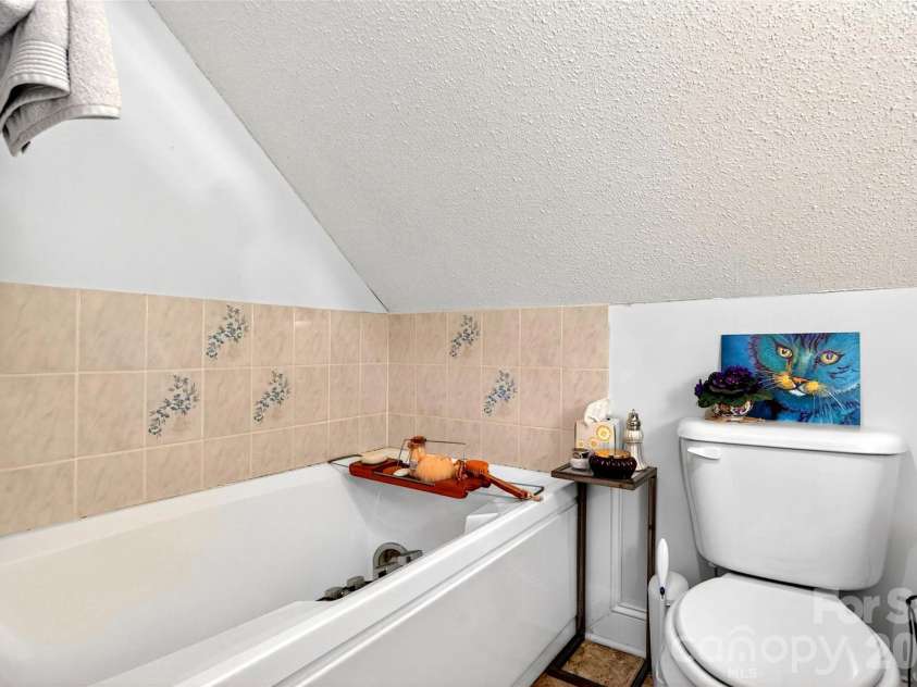 65 Deer Lane, Marion, NC 28752.  MLS# CAR4323072, YatesRealty ID 3501. 