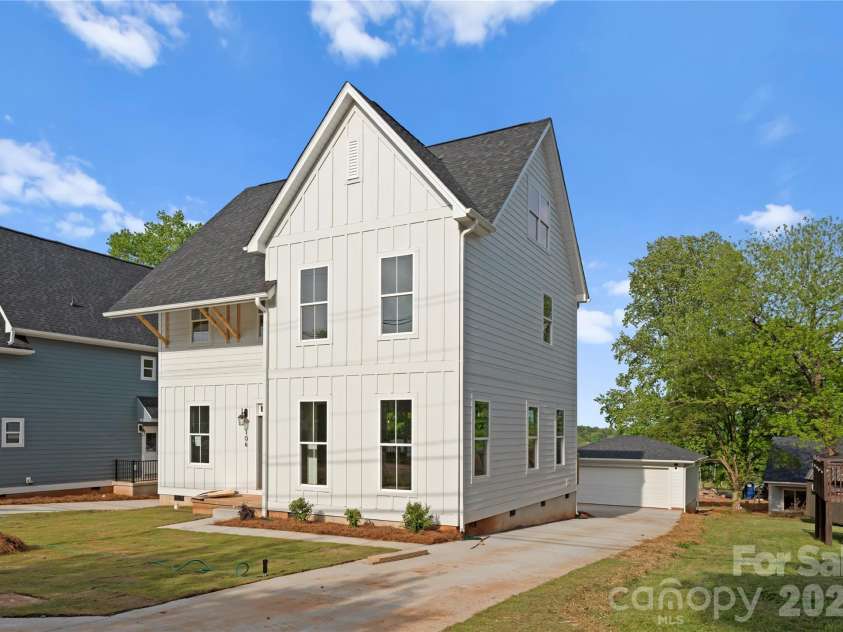 708 Ann Drive, Belmont, NC 28012.  MLS# CAR4346220, YatesRealty ID 3501. 