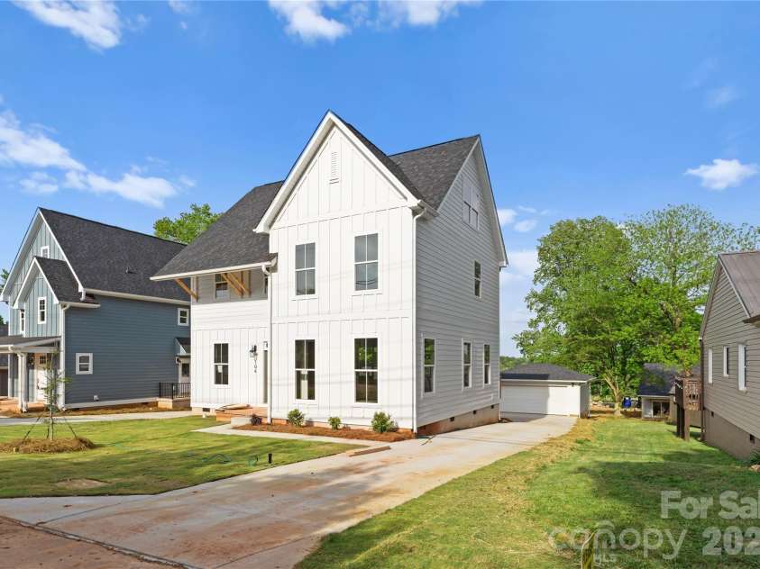 708 Ann Drive, Belmont, NC 28012.  MLS# CAR4346220, YatesRealty ID 3501. 