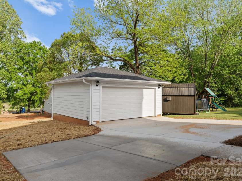 708 Ann Drive, Belmont, NC 28012.  MLS# CAR4346220, YatesRealty ID 3501. 