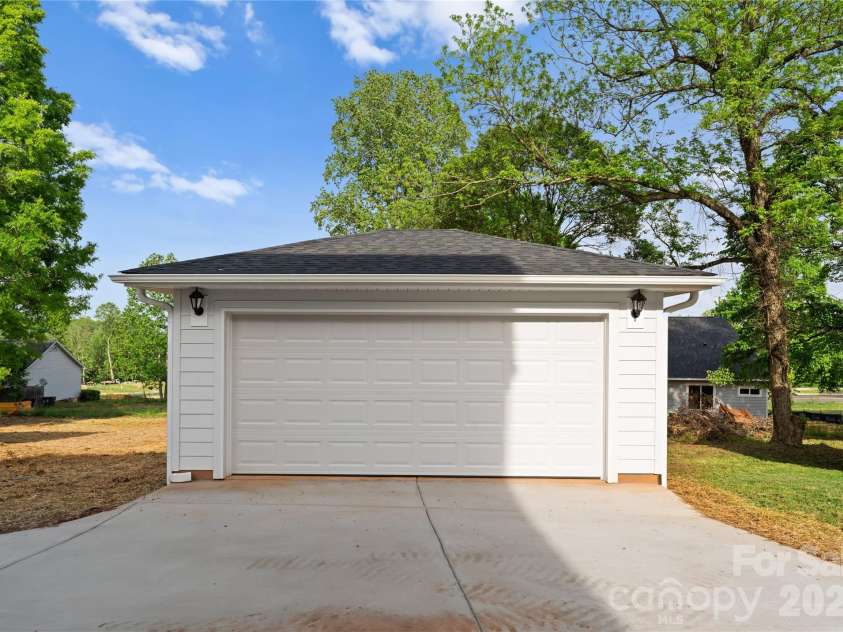 708 Ann Drive, Belmont, NC 28012.  MLS# CAR4346220, YatesRealty ID 3501. 