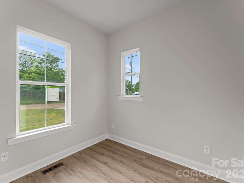 708 Ann Drive, Belmont, NC 28012.  MLS# CAR4346220, YatesRealty ID 3501. 