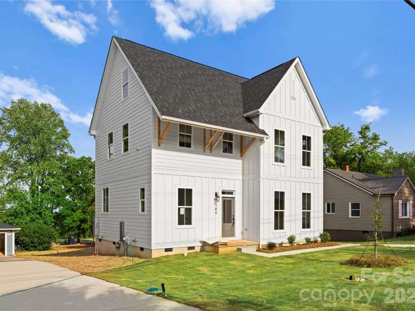 708 Ann Drive, Belmont, NC 28012.  MLS# CAR4430355, YatesRealty ID 3501. 