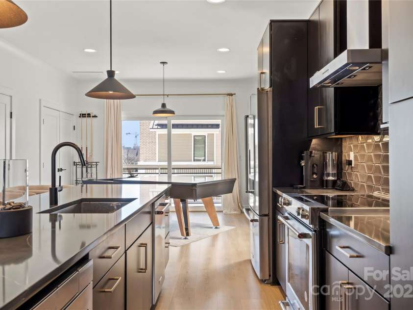 904 Van Every Street, Charlotte, NC 28205.  MLS# CAR4228481, YatesRealty ID 3501. Dining View