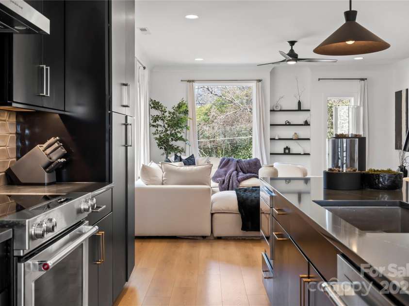 904 Van Every Street, Charlotte, NC 28205.  MLS# CAR4228481, YatesRealty ID 3501. Living Room View