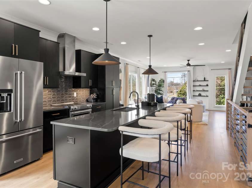 904 Van Every Street, Charlotte, NC 28205.  MLS# CAR4228481, YatesRealty ID 3501. Main Living