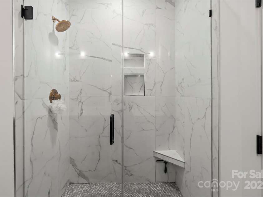 904 Van Every Street, Charlotte, NC 28205.  MLS# CAR4228481, YatesRealty ID 3501. Primary Bath