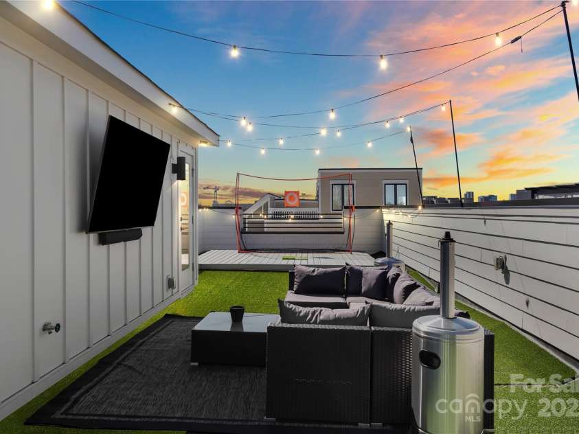 904 Van Every Street, Charlotte, NC 28205.  MLS# CAR4228481, YatesRealty ID 3501. Rooftop Terrace