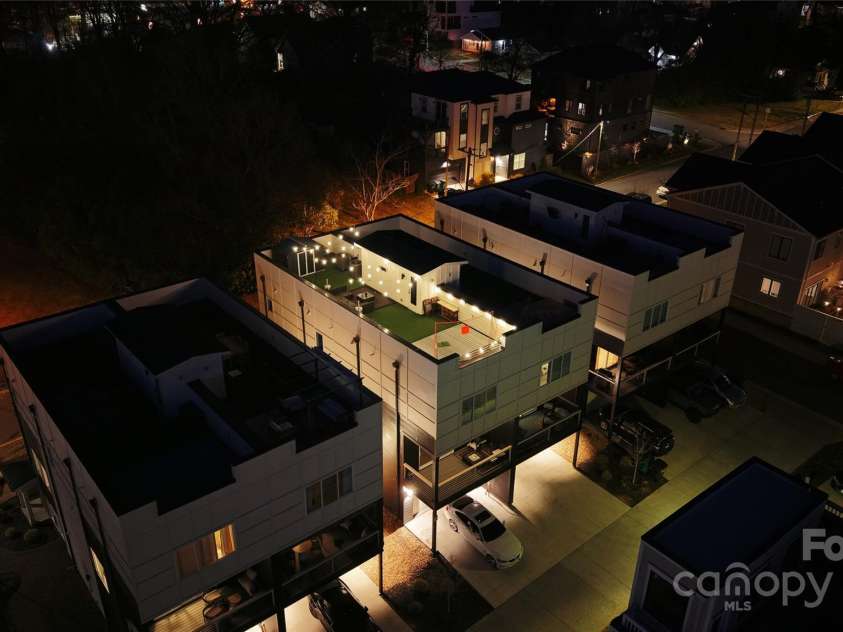 904 Van Every Street, Charlotte, NC 28205.  MLS# CAR4228481, YatesRealty ID 3501. Rooftop Terrace