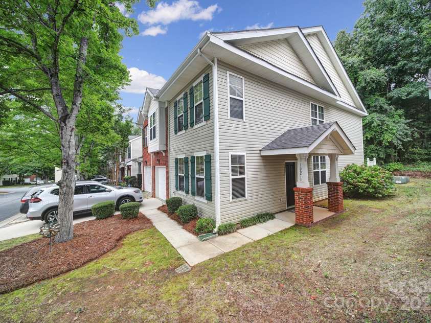 10973 Princeton Village Drive, Charlotte, NC 28277.  MLS# CAR4287172, YatesRealty ID 35010. 
