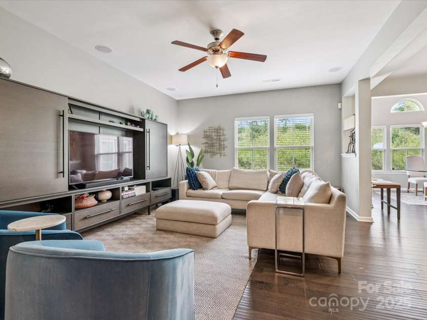 1304 Piedmont Park Drive, Charlotte, NC 28217.  MLS# CAR4287324, YatesRealty ID 35011. 