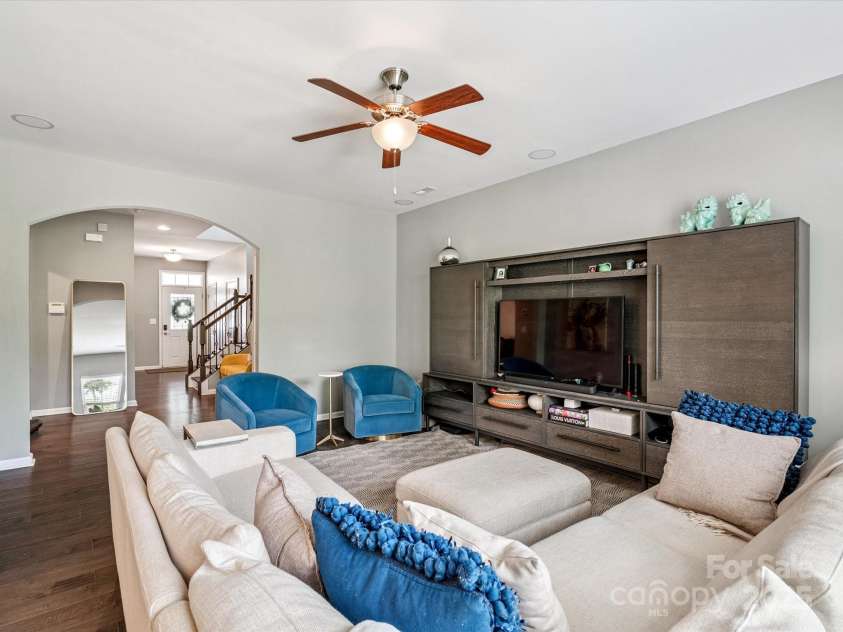 1304 Piedmont Park Drive, Charlotte, NC 28217.  MLS# CAR4287324, YatesRealty ID 35011. 