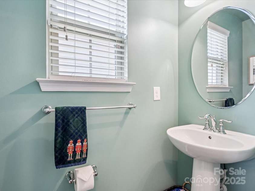 1304 Piedmont Park Drive, Charlotte, NC 28217.  MLS# CAR4287324, YatesRealty ID 35011. 