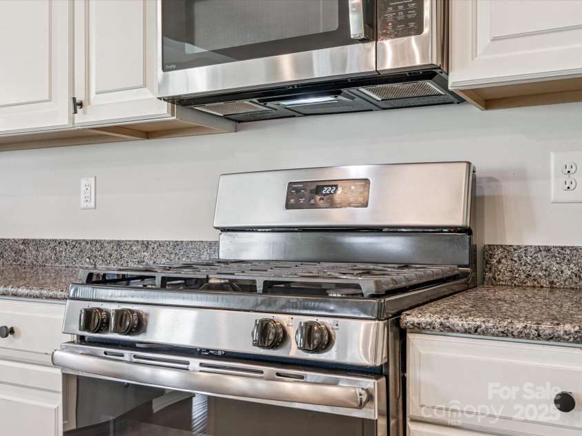 1304 Piedmont Park Drive, Charlotte, NC 28217.  MLS# CAR4287324, YatesRealty ID 35011. 