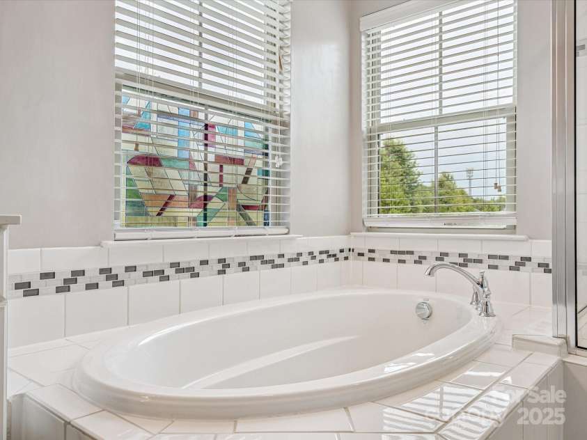1304 Piedmont Park Drive, Charlotte, NC 28217.  MLS# CAR4287324, YatesRealty ID 35011. 