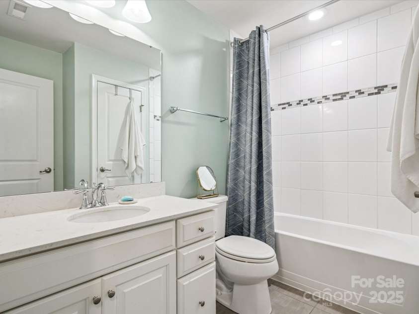 1304 Piedmont Park Drive, Charlotte, NC 28217.  MLS# CAR4287324, YatesRealty ID 35011. 