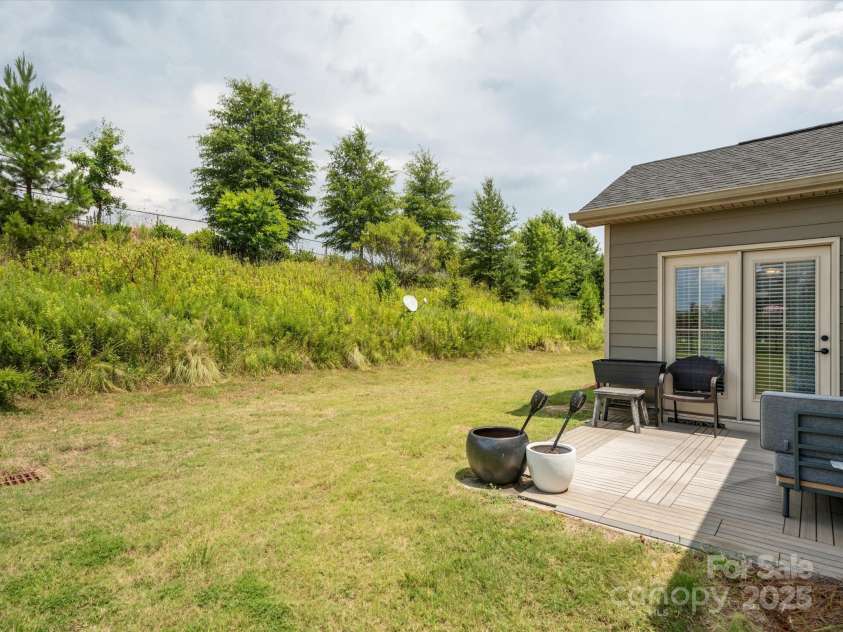 1304 Piedmont Park Drive, Charlotte, NC 28217.  MLS# CAR4287324, YatesRealty ID 35011. 
