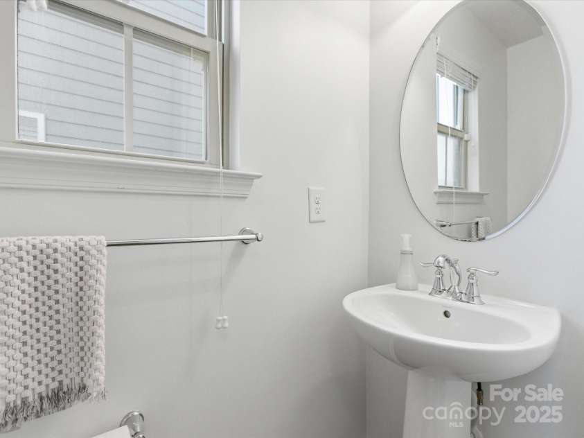 1304 Piedmont Park Drive, Charlotte, NC 28217.  MLS# CAR4287324, YatesRealty ID 35011. 