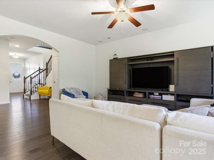 1304 Piedmont Park Drive, Charlotte, NC 28217.  MLS# CAR4287324, YatesRealty ID 35011. 