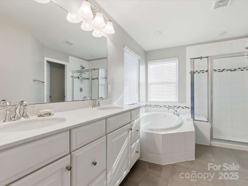 1304 Piedmont Park Drive, Charlotte, NC 28217.  MLS# CAR4287324, YatesRealty ID 35011. 