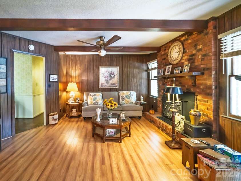 607 Bethany Road, Gastonia, NC 28052.  MLS# CAR4397980, YatesRealty ID 35011. 
