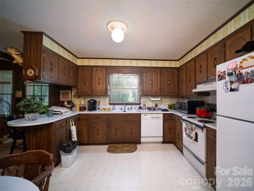 607 Bethany Road, Gastonia, NC 28052.  MLS# CAR4397980, YatesRealty ID 35011. 