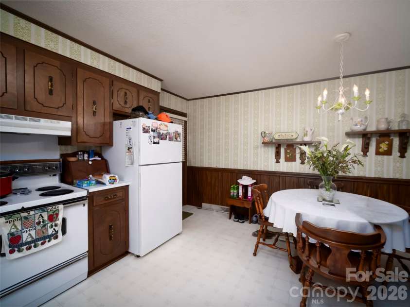 607 Bethany Road, Gastonia, NC 28052.  MLS# CAR4397980, YatesRealty ID 35011. 