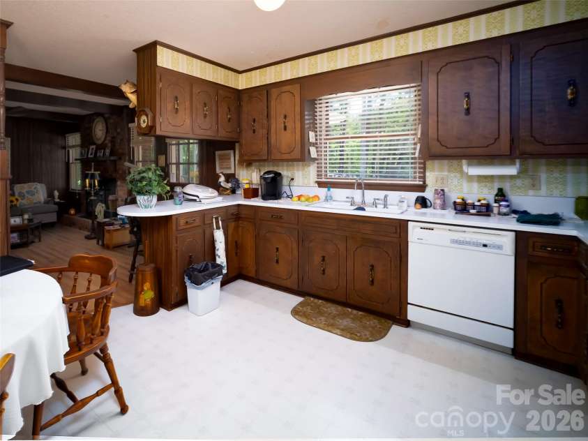 607 Bethany Road, Gastonia, NC 28052.  MLS# CAR4397980, YatesRealty ID 35011. 