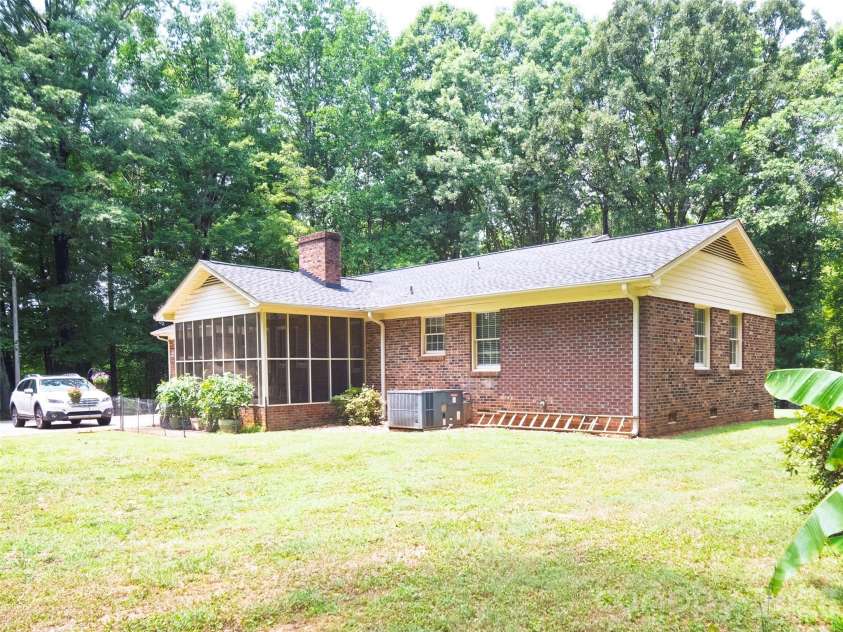607 Bethany Road, Gastonia, NC 28052.  MLS# CAR4397980, YatesRealty ID 35011. 