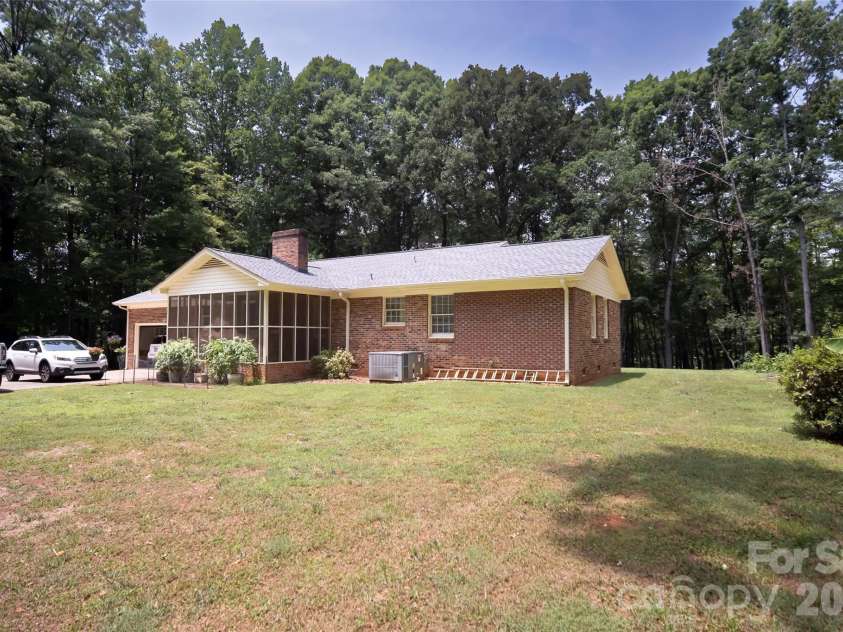 607 Bethany Road, Gastonia, NC 28052.  MLS# CAR4397980, YatesRealty ID 35011. 