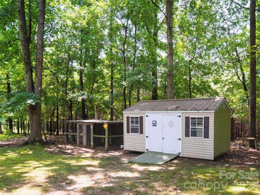607 Bethany Road, Gastonia, NC 28052.  MLS# CAR4397980, YatesRealty ID 35011. 
