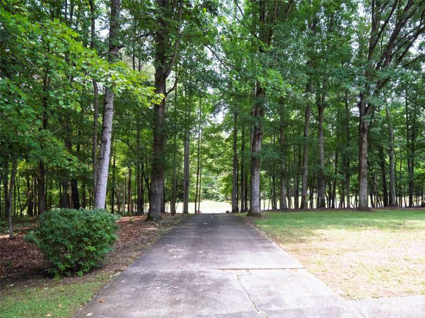 607 Bethany Road, Gastonia, NC 28052.  MLS# CAR4397980, YatesRealty ID 35011. 