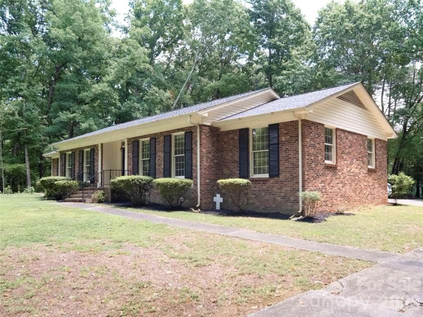 607 Bethany Road, Gastonia, NC 28052.  MLS# CAR4397980, YatesRealty ID 35011. 
