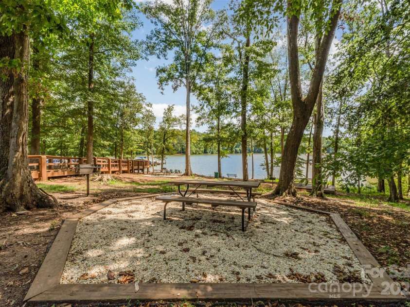 4309 Duplin Drive, Charlotte, NC 28214.  MLS# CAR4291271, YatesRealty ID 35013. 