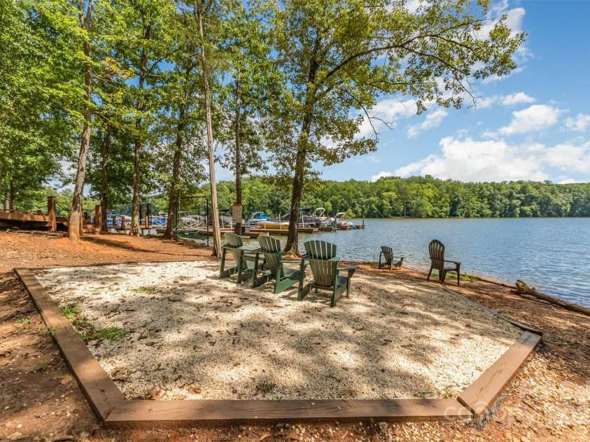 4309 Duplin Drive, Charlotte, NC 28214.  MLS# CAR4291271, YatesRealty ID 35013. 