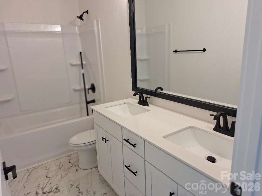 5122 Colchester Court, Catawba, NC 28609.  MLS# CAR4382211, YatesRealty ID 35013. Bathroom #3